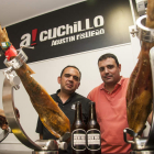 Agustín Risueño cortará el mejor jamón en A! Cuchillo y Sergio Pérez continúa elaborando las tres variedades de Brew Indie, la mejor cerveza de León.