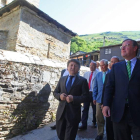 El consejero de Fomento y Medio Ambiente, Antonio Silván, asiste a la presentación del Centro de Interpretación e Iniciativas de la Reina y de proyecto GENADII junto al alcalde de Ponferrada, Samuel Folgueral