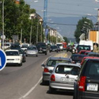 La obra para canalizar la alta tensión provocó retenciones en la avenida de Galicia.