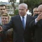 Netanyahu, a su llegada a la reunión que mantuvo ayer con su partido