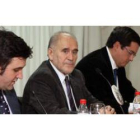 José Antonio Barrio, Demetrio Madrid y Óscar López, en un momento de la presentación del libro en el