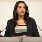 Inés Arrimadas, en una rueda de prensa en el Parlament.