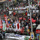 Miles de personas han participado en la manifestación contra la LOMCE, en Madrid.