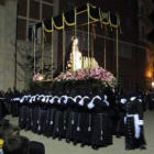 Llegada a la Plaza Mayor de todos los pasos durante la procesión del Santo Entierro, el Viernes Sant