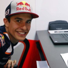 El catalán Marc Márquez (Honda), durante un descanso del test de Doha (Catar).