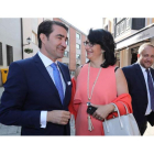 El consejero de Fomento y Medio Ambiente con la subdelegada del Gobierno en León y el presidente del Consejo Comarcal. L. DE LA MATA