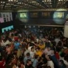 Un grupo de jóvenes se divierte en una discoteca de Ponferrada