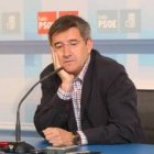 Francisco Fernández, durante la rueda de prensa que ofreció ayer, en la que habló de su candidatura