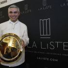 El chef Benoît Violier, el pasado diciembre, con el premio al mejor restaurante del mundo concedido por 'La Liste'.