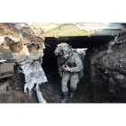 Imagen de un soldado ucraniano en un frente de Donesk, en el este del país. ALISA YACUVOVITCH
