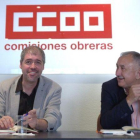 Unai Sordo, a la izquierda, y Pepe Alvarez, a la derecha, en la reunión conjunta de las ejecutivas de CCOO y de UGT.