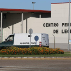Vista exterior del acceso principal a la prisión leonesa. MARCIANO