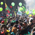 Miles de personas marchan en favor del uso y cultivo de la marihuana. ELVIS GONZÁLEZ