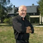 El escritor brasileño Paulo Coelho presentó ayer su nuevo libro «El vencedor está solo»