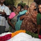 Las familias de las víctimas lloran la muerte de sus allegados en Madrás