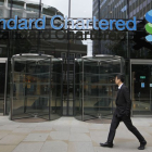 El banco británico Standard Chartered sancionado por los EEUU.