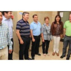 Los populares González, Blanco, Valcarce y Velasco con los socialistas López, Rodríguez y Canedo.