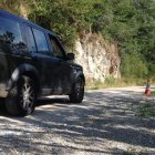 Estado de un tramo de la carretera que une Villafranca del Bierzo con Tejeira, en una imagen de archivo . ANA F. BARREDO