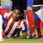 Falcao sangra por la cabeza tras un encontronazo.