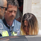 La Policía Nacional ha detenido hoy a una mujer en Elda (Alicante) acusada del asesinato del hijo de acogida de su compañero sentimental.