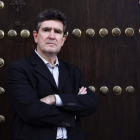 Ingeniero y escritor, es autor de ocho novelas y ganó premios como el Ateneo de Valladolid. ELISA ARROYO