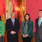 Victorina Alonso (izquierda), junto al alcalde de Jaca en la reunión del Observatorio Jacobeo.