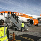 Llegada de uno de los aviones de Easyjet al aeropuerto de El Prat.