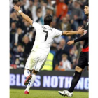 Cristiano celebra el tercero de sus cuatro goles.