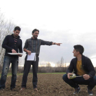 Los tres ingenieros de agrónomos que han creado el dispositivo antiplagas de roedores.