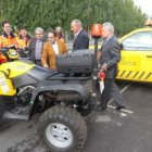 El director general de Protección Civil, Luis Aznar, supervisa la maquinaria.