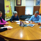 Firma del nuevo acuerdo con Apada en el Ayuntamiento. DL