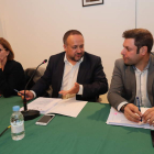 Mari Paz Martínez, Gerardo Álvarez Courel e Iván Alonso. L. DE LA MATA