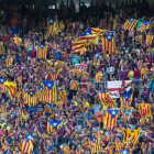 Estelades en un partido del Barça