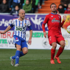La aportación de Basha al juego de la Ponferradina fue fundamental a lo largo del partido y no sólo por el gol materializado por el futbolista. L. DE LA MATA