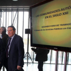 De Santiago Juárez y Sáez Aguado, ayer en la reunión de expertos.