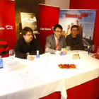 El alcalde de Coyanza, Martínez Majo, segundo de la derecha, con los organizadores del festival.