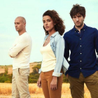 Alain Hernánez, Inma Cuesta y Quim Gutierrez, en una imagen promocional de la serie de Tele 5 El accidente.