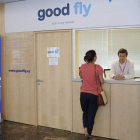 Mostrador del stand de Good Fly en el aeropuerto de Vilafría, en Burgos.