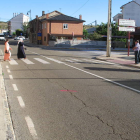 La señal marca el lugar donde quedó el cuerpo de la fallecida. CAMPOS