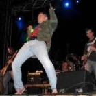 Un momento de la actuación de Despistaos en las fiestas de Cistierna