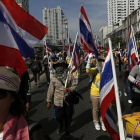 Un grupo de manifestantes protagoniza una marcha pacífica en Bangkok (Tailandia) hoy