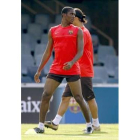 El camerunés Samuel Eto'o seguirá en el Barça una temporada más