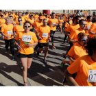 Participantes en la carrera organizada por Alcles ayer en León. SECUNDINO PÉREZ