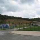 La zona de acampada tiene una capacidad para 235 tiendas