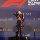 Fernando Alonso, a la izquierda en el tercer peldaño del podio del Gran Premio de Baréin. HAIDER
