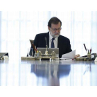 El jefe del Ejecutivo, Mariano Rajoy, preside la reunión extraordinaria del Consejo de Ministros en la que se aprobarán las medidas concretas en aplicación del artículo 155 de la Constitución para hacer frente a la actuación del presidente de la Generalit
