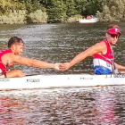 José Julián Becerro, a la derecha, junto a su inseparable compañero en el K-2, Miguel Fernández. DL