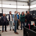 Los candidatos del PP, ayer durante su visita a la empresa Tecoi. DL