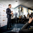 El primer ministro de Holanda, Mark Rutte, durante la rueda de prensa que ofreció ayer. REMKO DE WAAL