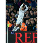 Cristiano Ronaldo celebra el segundo gol del Real Madrid ante el Barcelona. ALBERTO ESTÉVEZ